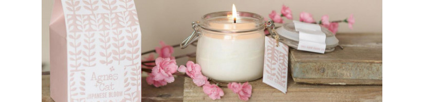 Velas em jarra de vidro